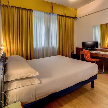 Western Hotell 4*