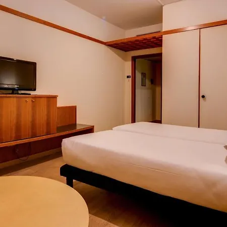Western 4* Болонья